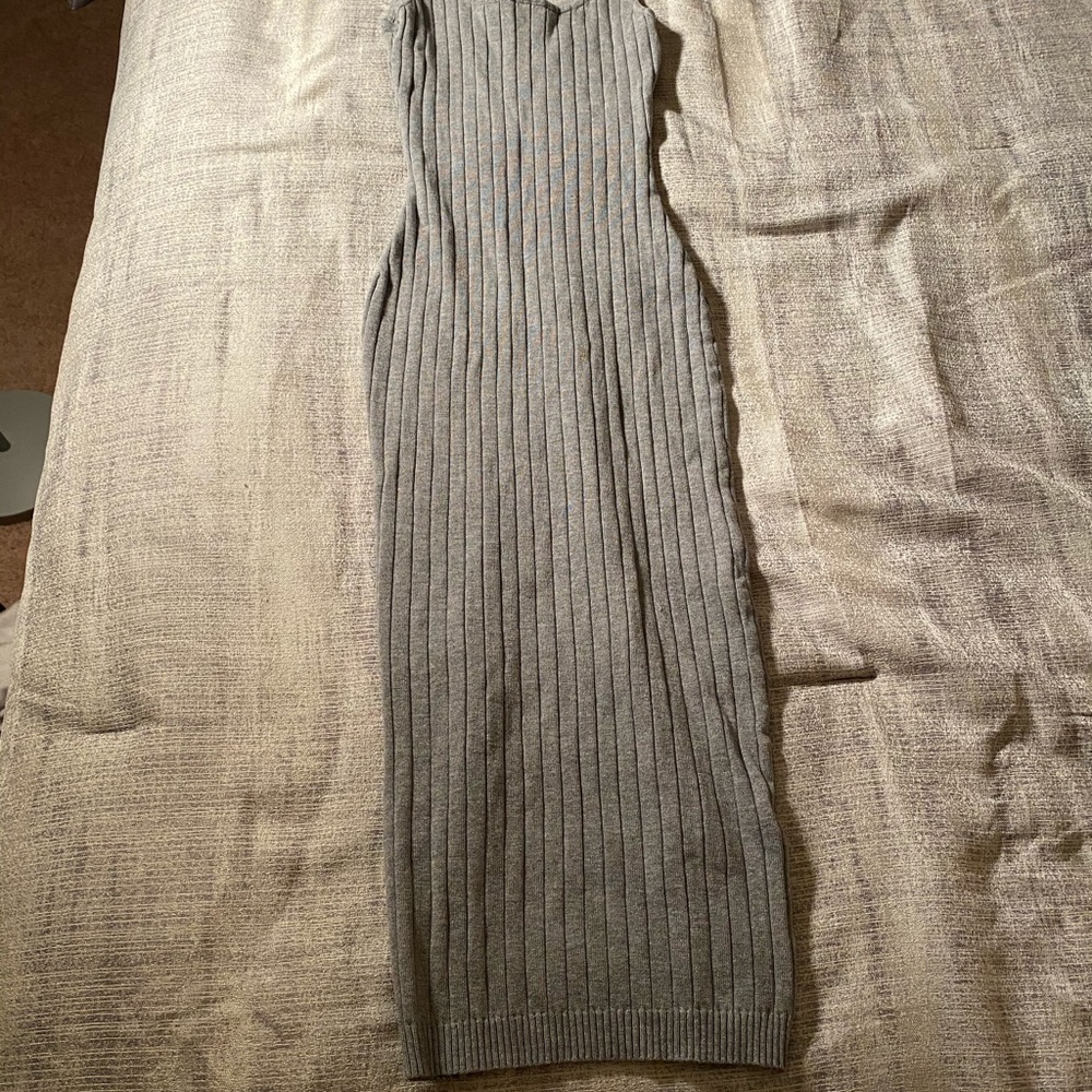 Dress - Picture 3 of 4